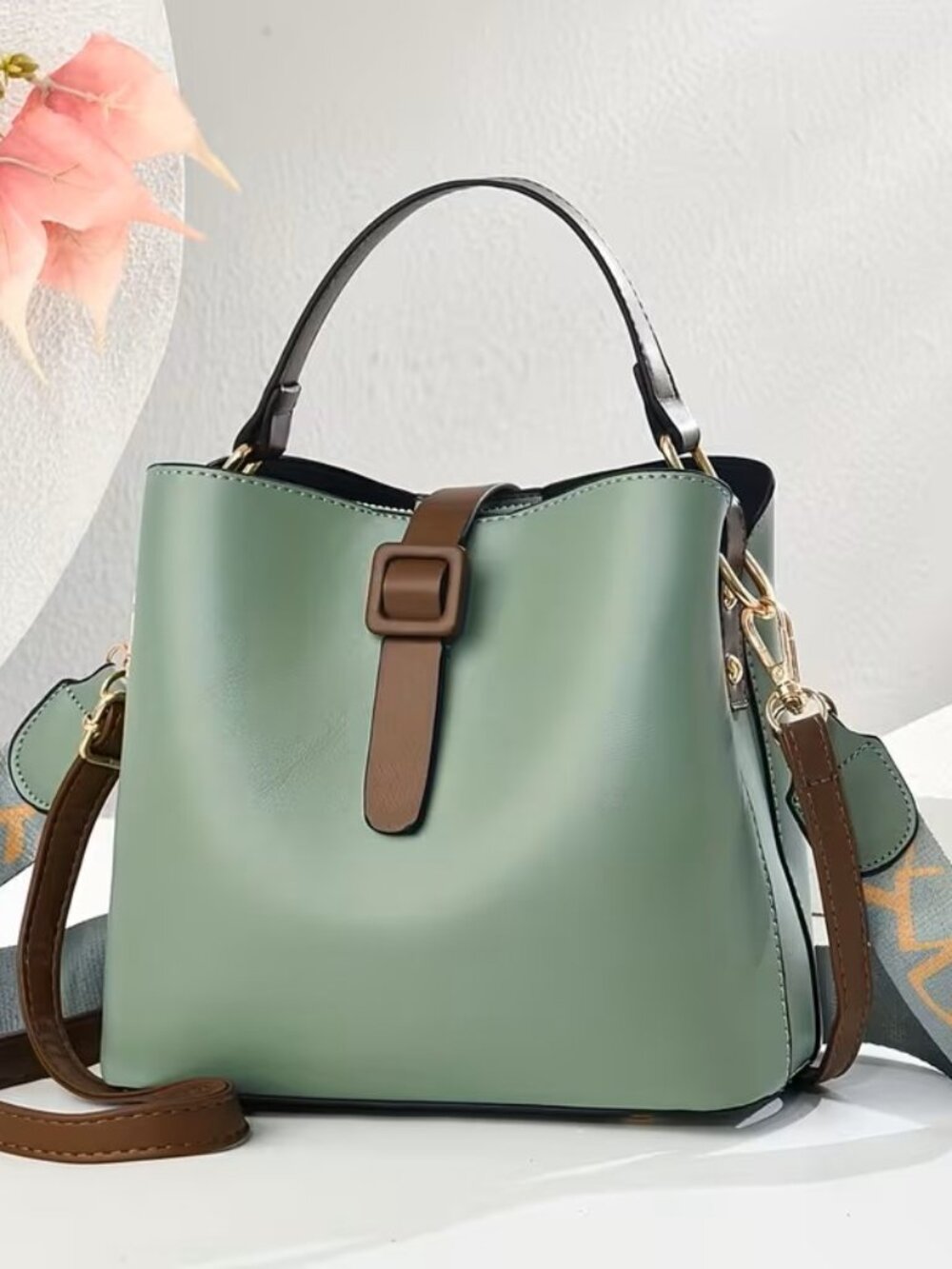 Sage in the city Hand Bag